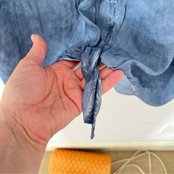 Ninety Clothing Co. Faded Blue Chambray V-neck Bell Sleeves Bohemian Blouse - Picture 3 of 8